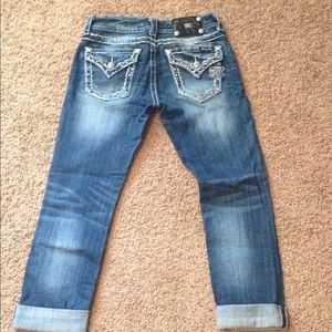 Miss me cuffed Capri 27